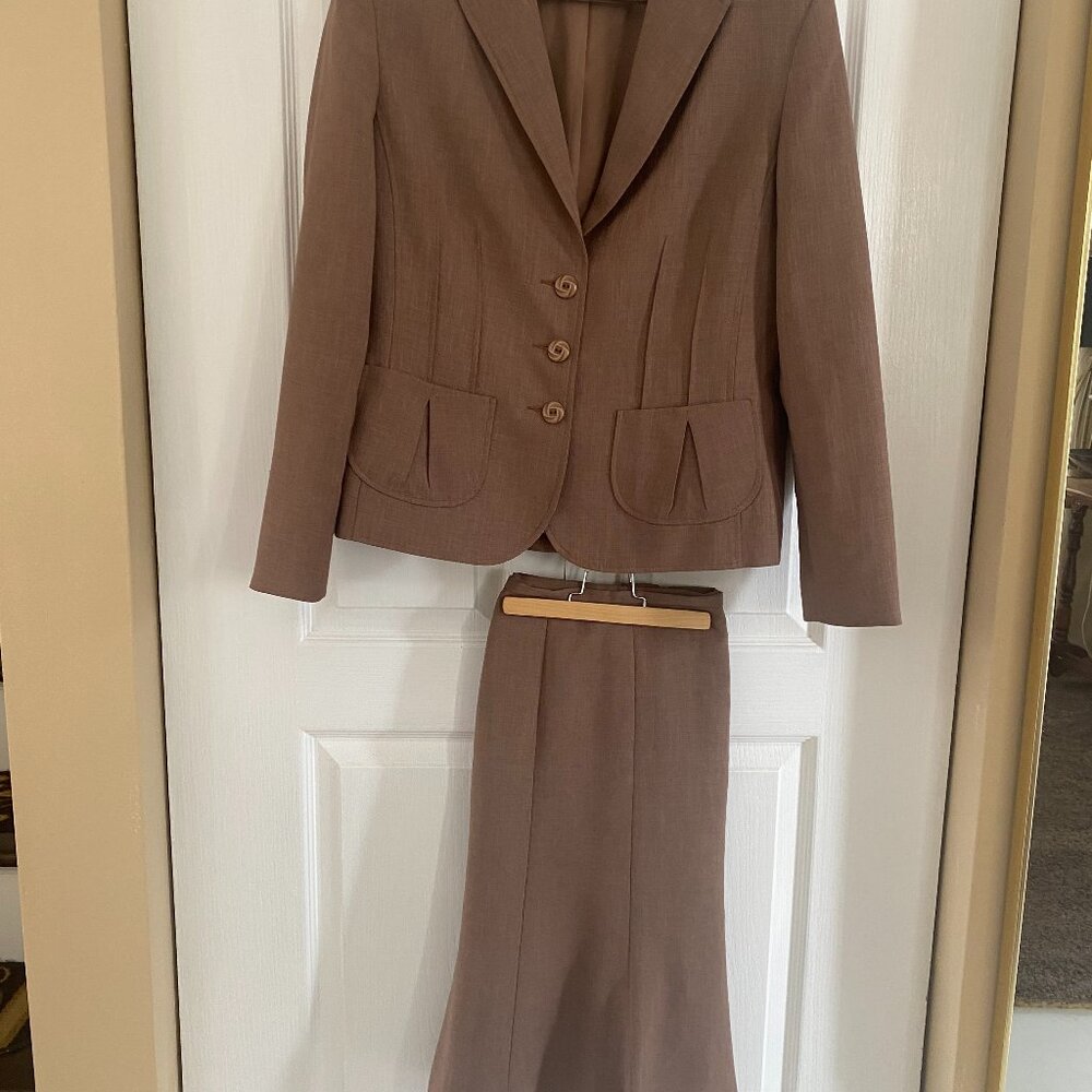Business Suit - Light brown